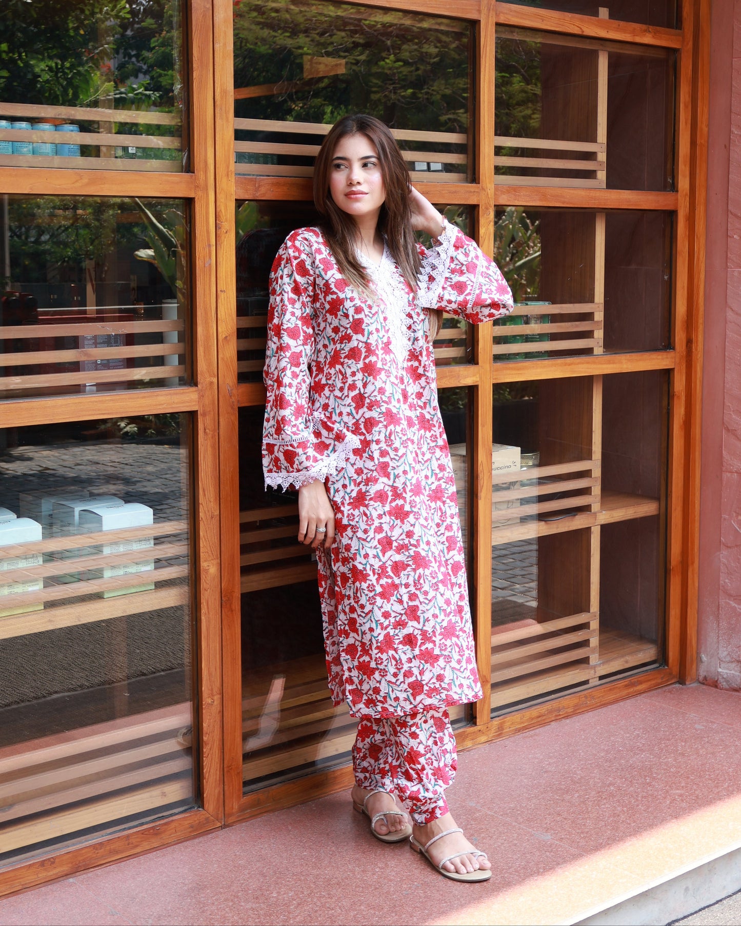 Buy red floral kurta set
