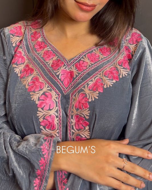 Luxury fits by BEGUM’S✨ velvet embroidered set