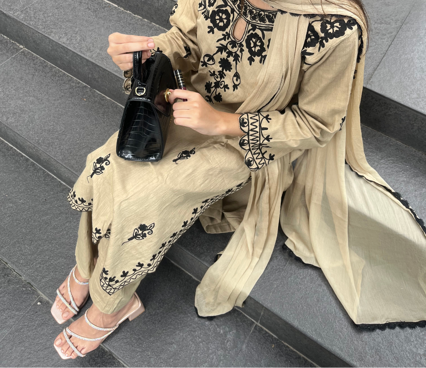 Shizaa - Embroidered Fall set