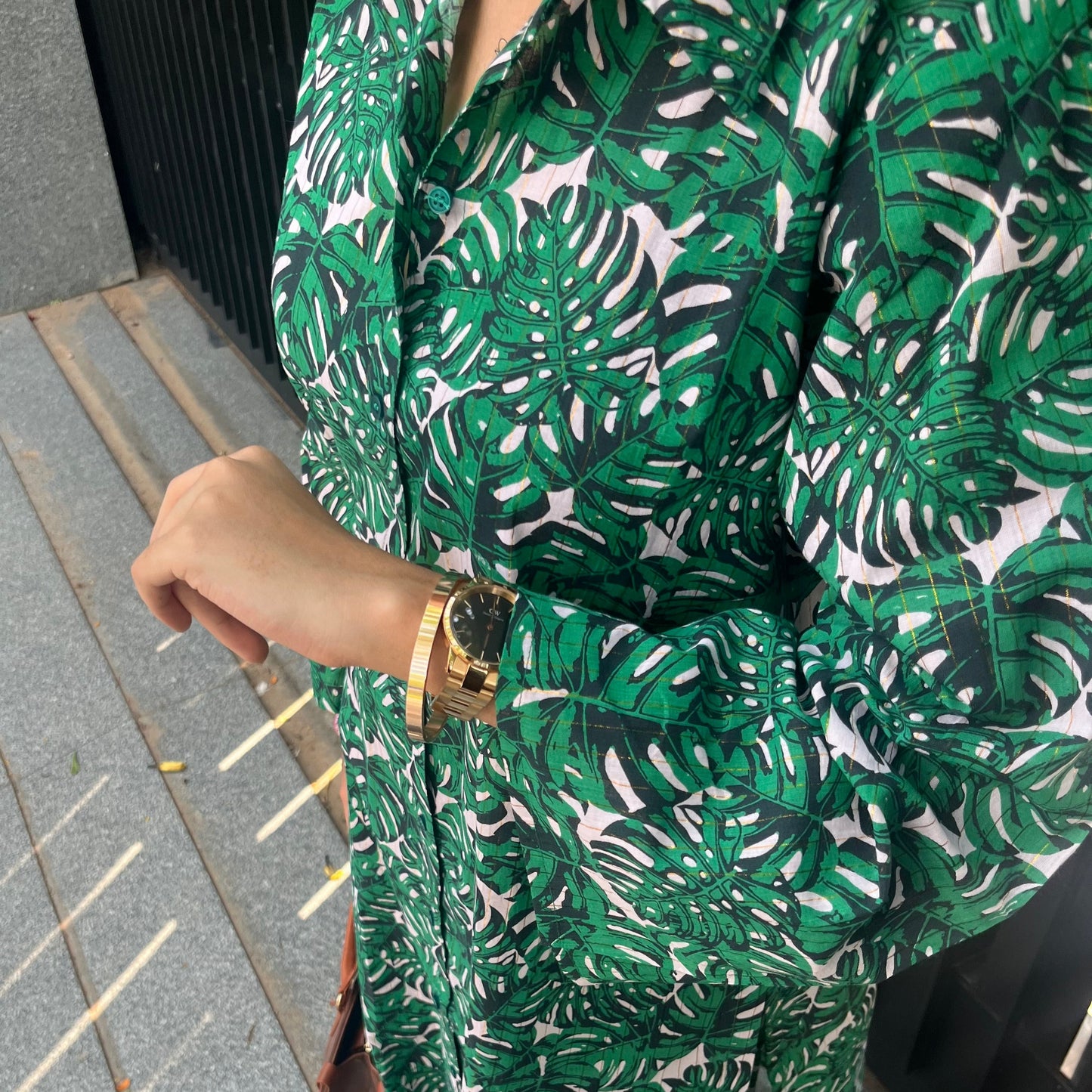 Styled with tan handbag, wrist watch and shades – refined ethnic outfit details from BEGUM’S