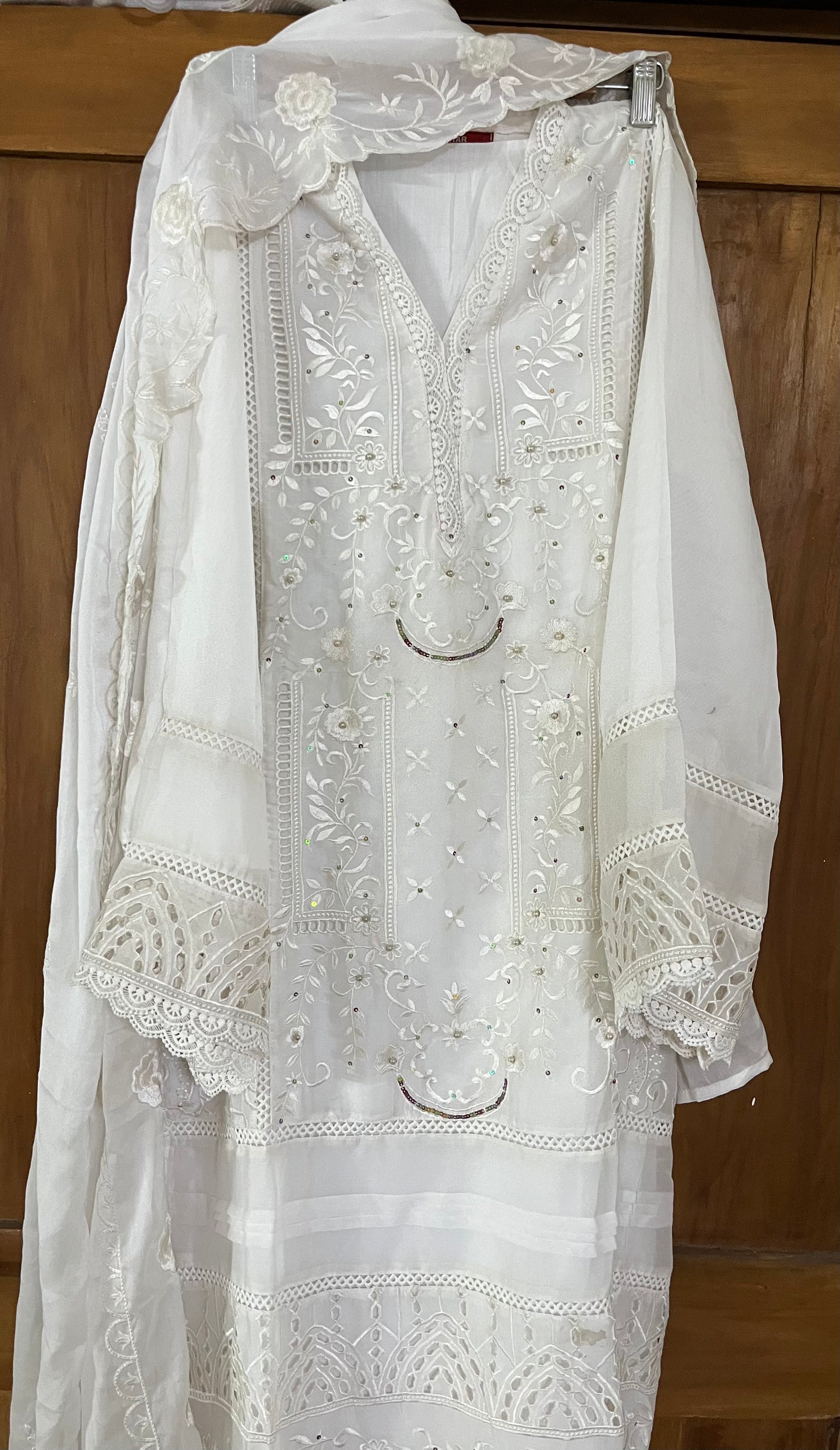 Luxury fits by BEGUM’S organza suit set✨🌙