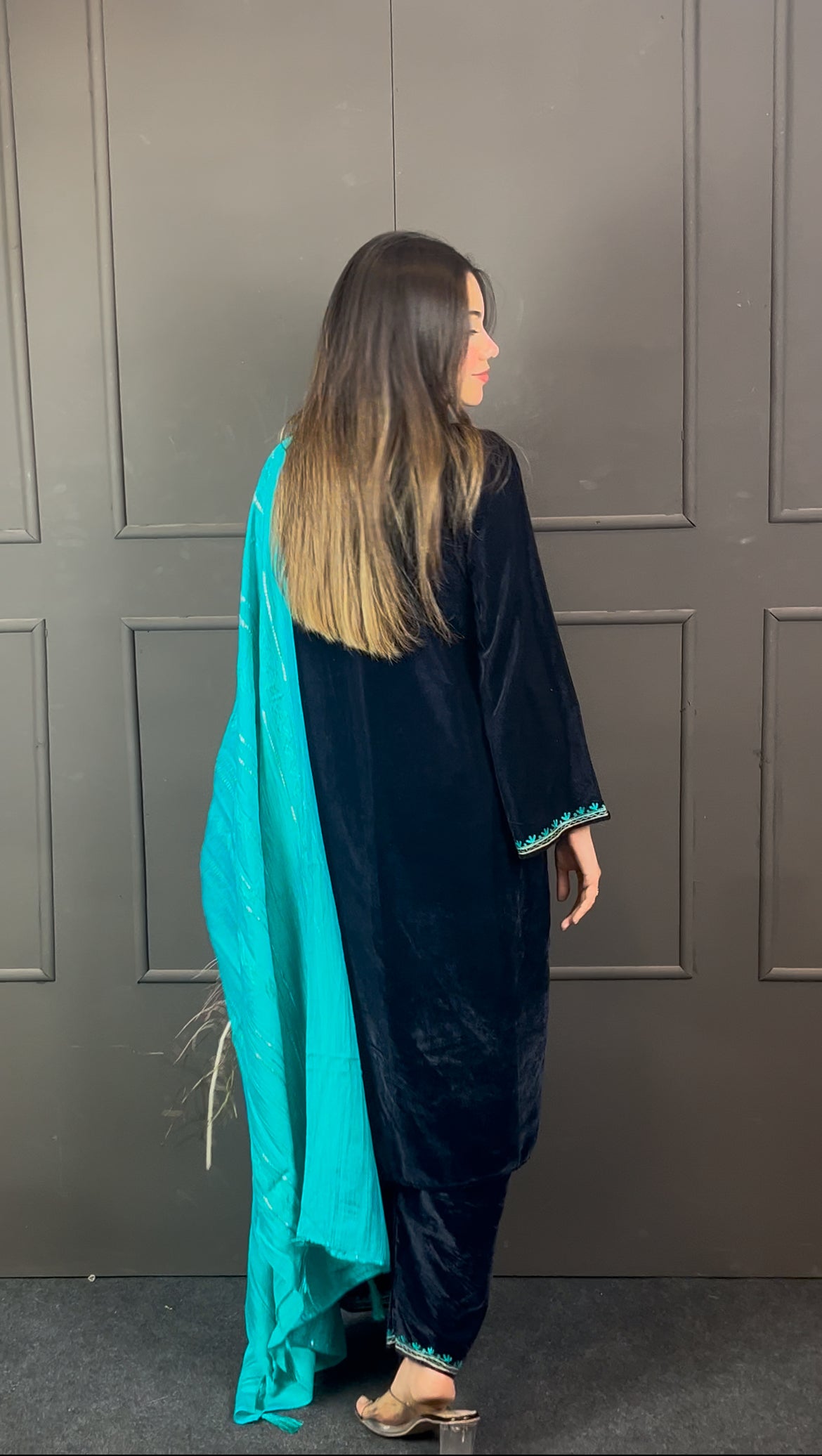 Luxury fits by BEGUM’S✨ velvet embroidered suit