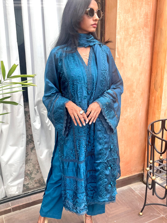 Luxury fits by BEGUM’S organza suit set✨🌙