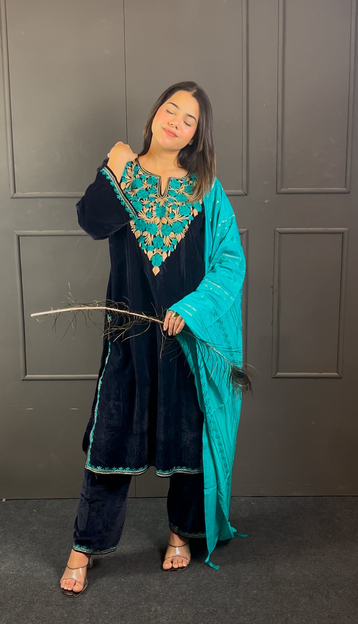 Luxury fits by BEGUM’S✨ velvet embroidered suit